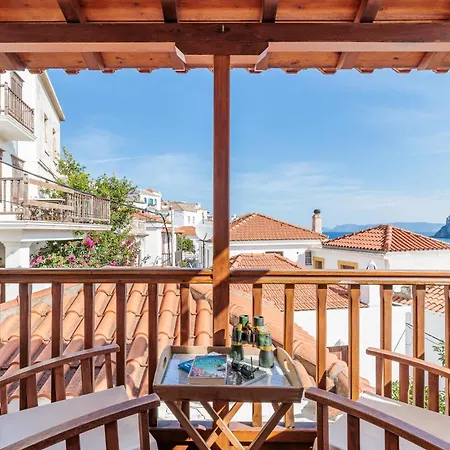Tzeni's House بيت للعطل *