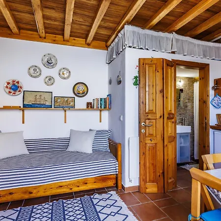 Tzeni's House Holiday home *