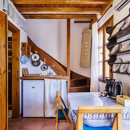بيت للعطل Tzeni's House